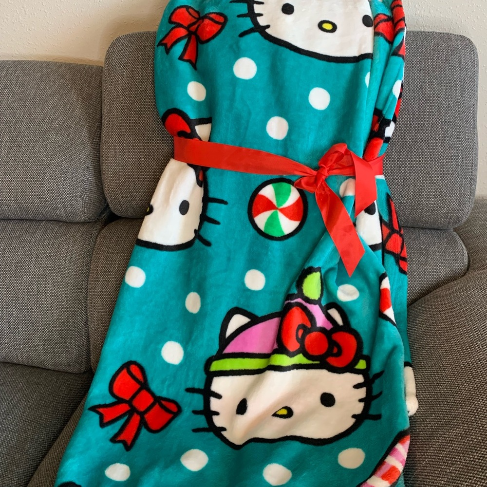 Hello Kitty Teal Polka Dot Throw Blanket